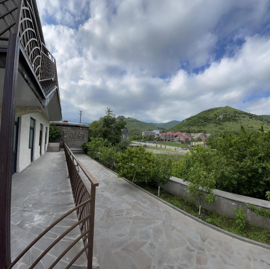 Yolyans Hotel Goris Exterior foto